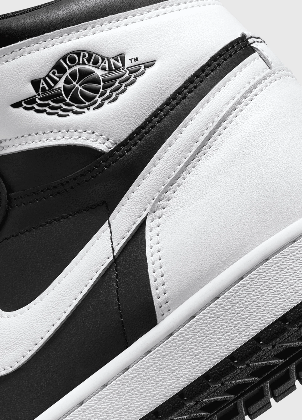 Air Jordan 1 Retro High OG 'Black White' Sneakers