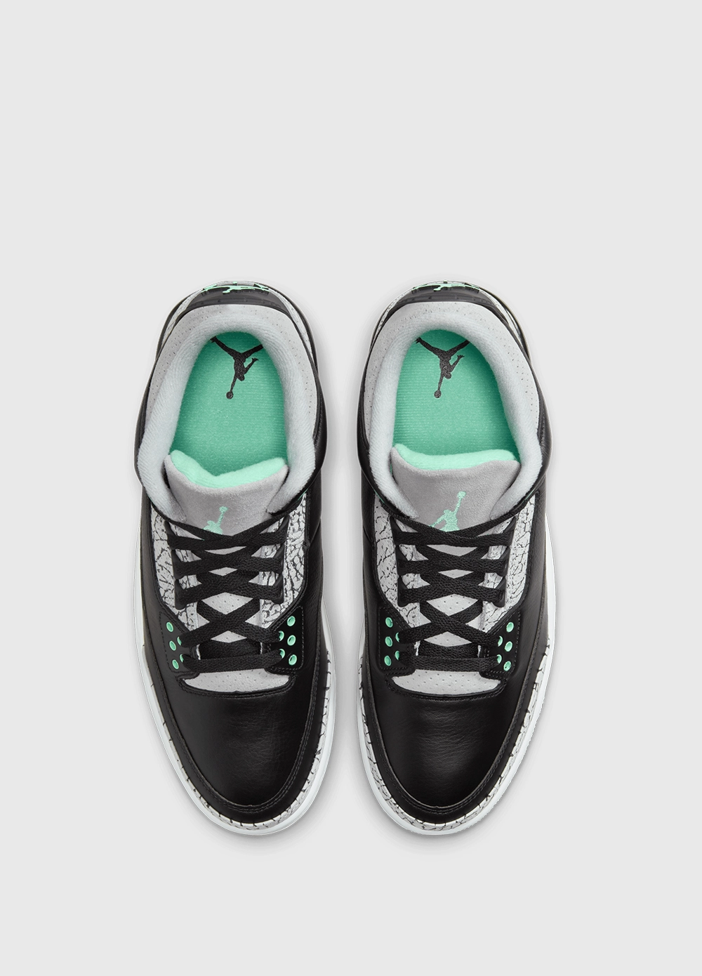 Air Jordan 3 Retro 'Green Glow' Sneakers