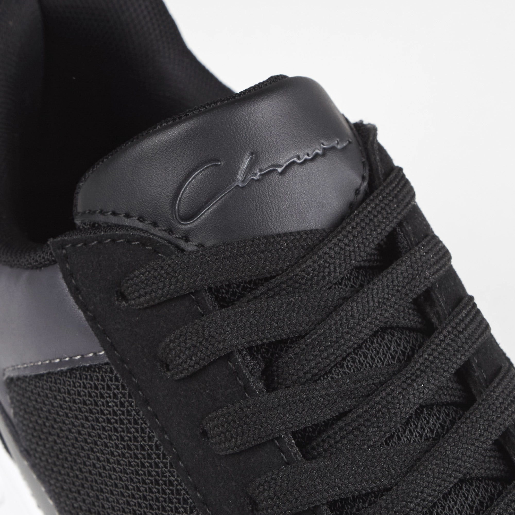 Premium Mesh Runner | Black Charcoal
